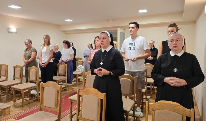 u-kapeli-duhovnog-centra-u-granesini-slavljena-sveta-misa-za-blagoslovljen-pocetak-pedagoske-godine