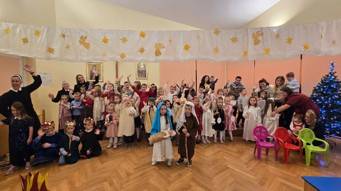 bozicna-priredba-za-roditelje