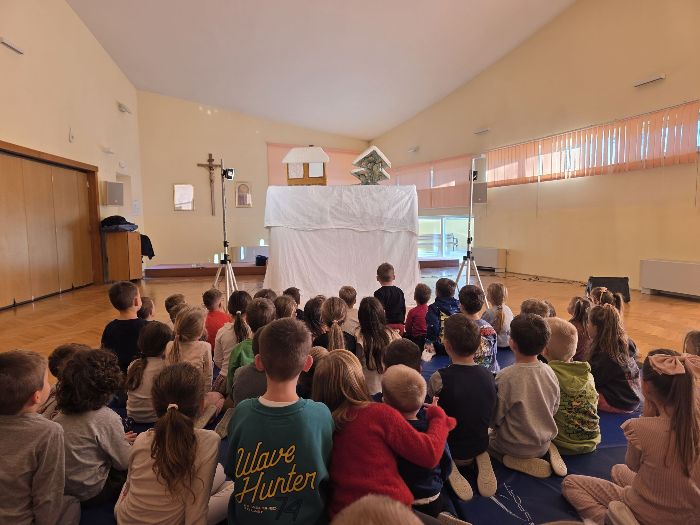 U Dječjem vrtiću Svetog Josipa održana predstava za djecu  “Božićni san male Ane”