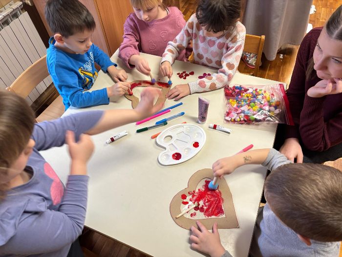 suradnja-vrticanaca-i-ucenika-gimnazije-ivana-zakmardija-dijankoveckog-krizevci-u-sklopu-projekta-mostovi-kreativnosti