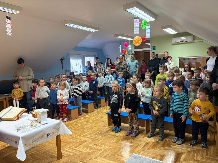 obiljezavanje-pepelnicu-u-djecjem-vrticu-u-zajednistvu-s-djecom-i-roditeljima